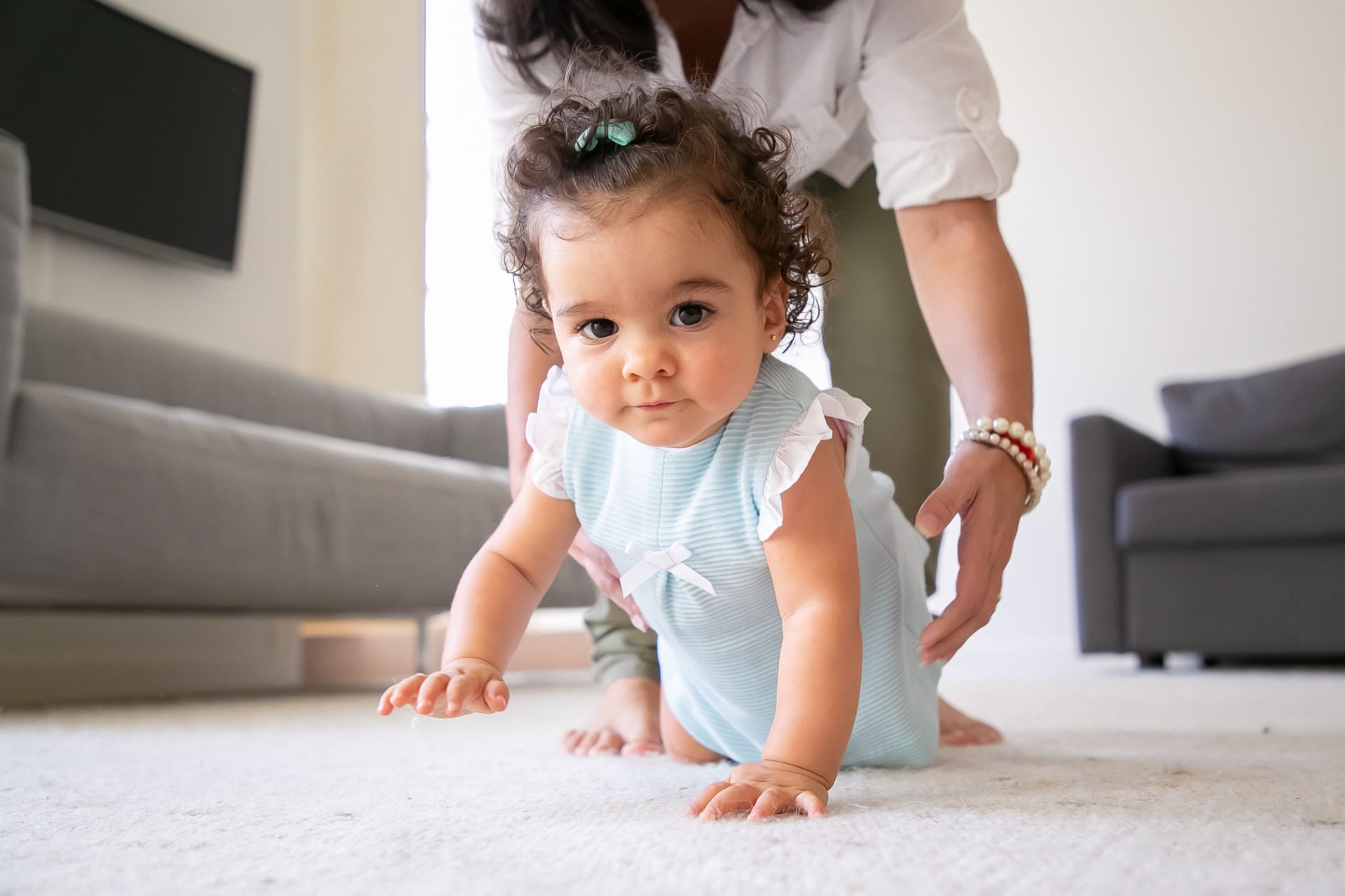 Difficulty with crawling and cross crawl milestones can be indications that your child may have developmental delay.